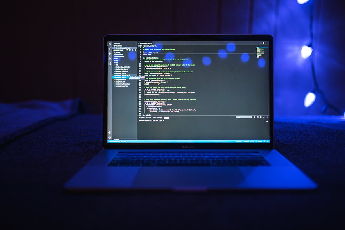 Next.js vs WordPress – porównanie frameworków dla deweloperów